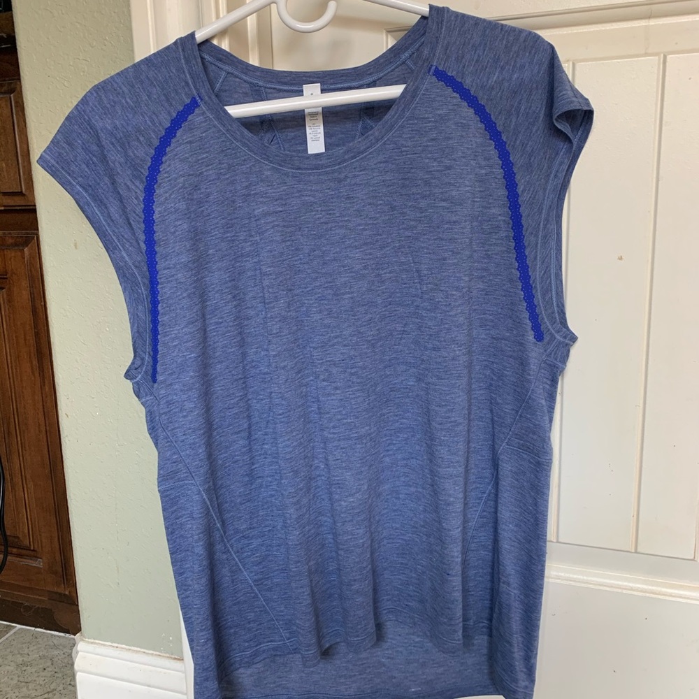 Size 8 Lulu top!